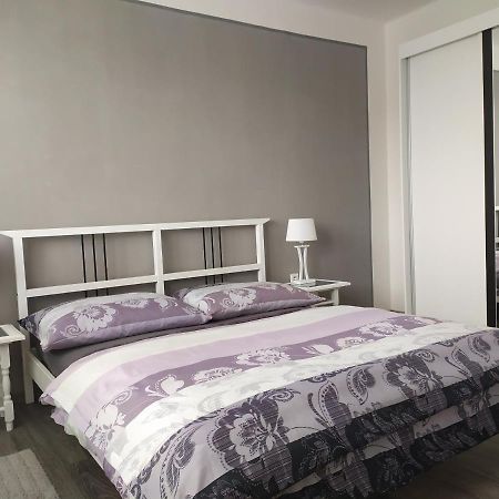 Byt Puskinova Appartement Hradec Králové Buitenkant foto