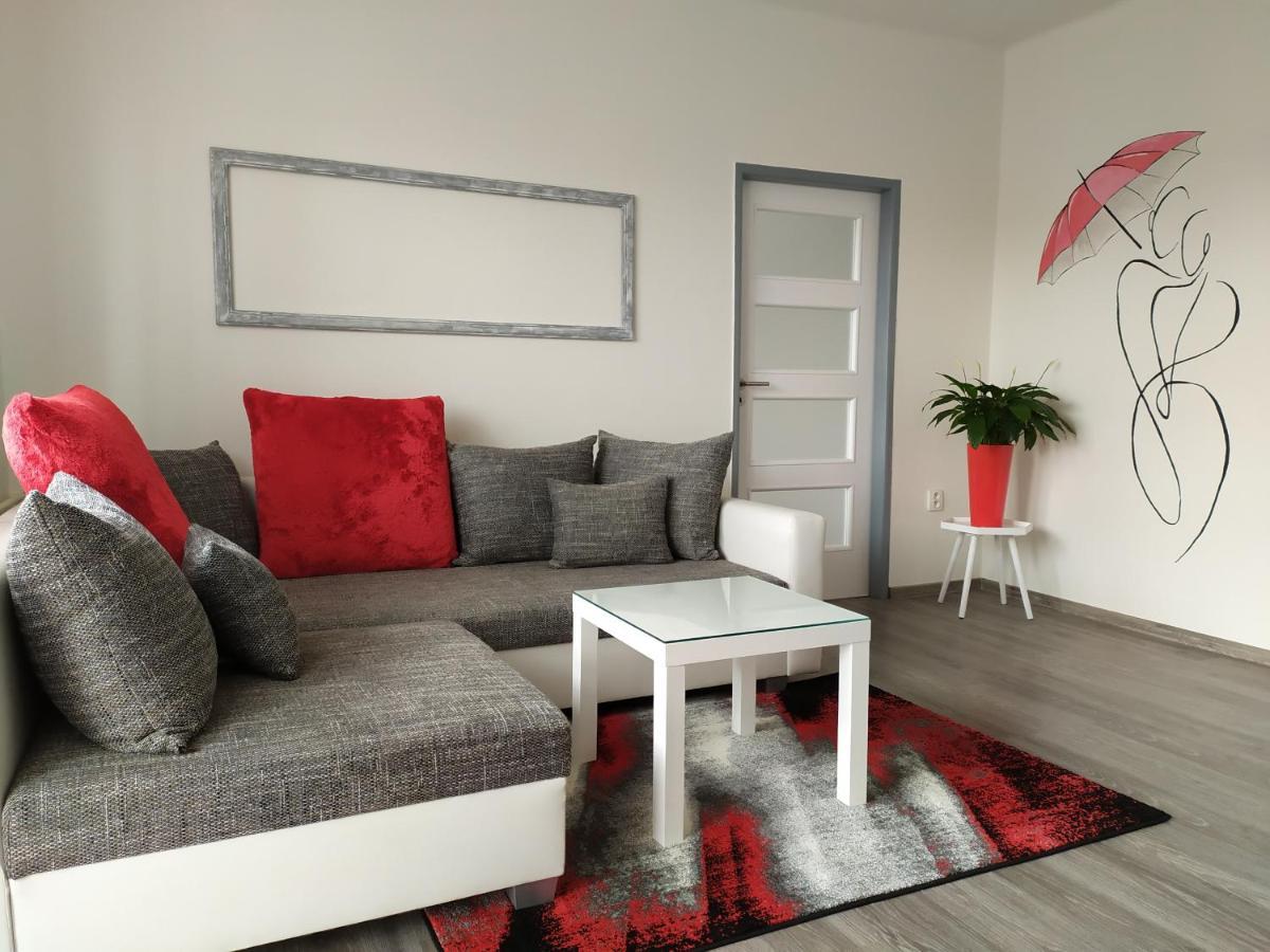Byt Puskinova Appartement Hradec Králové Buitenkant foto